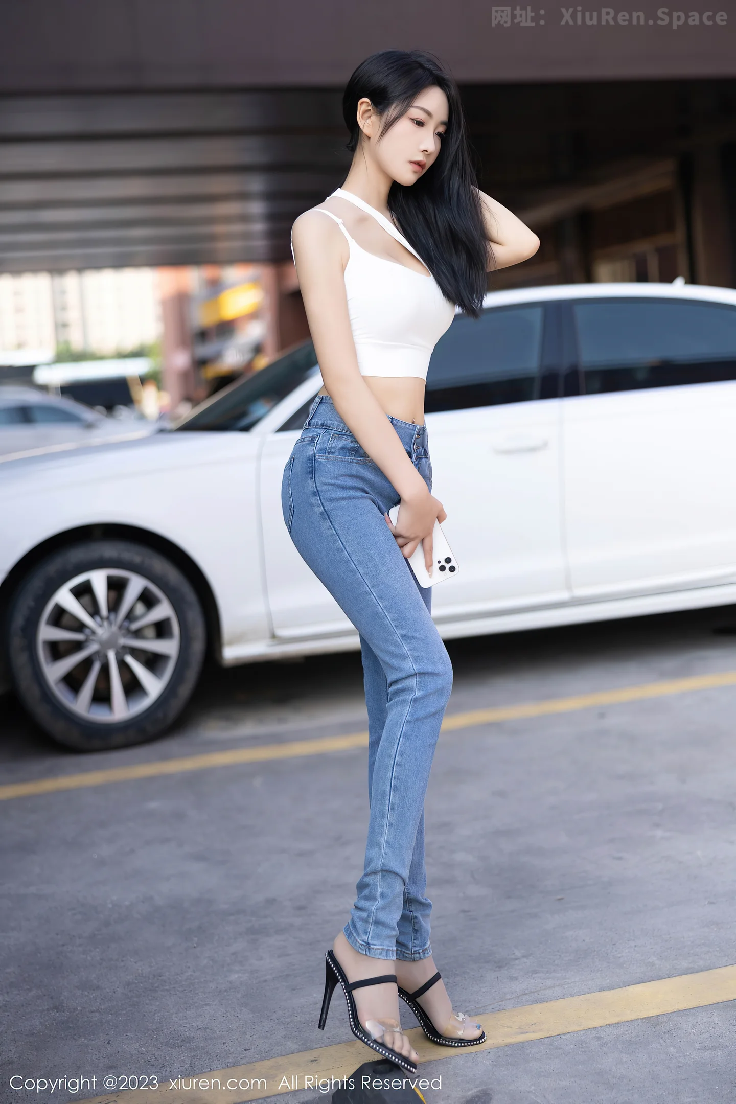 图片[4]-[XiuRen秀人网]VOL.7781 女神苏苏阿性感白色上衣配简约牛仔裤秀曼妙绝美身姿诱惑写真95P-秀人网官方网站